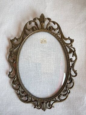 Ornate Oval Metal Wall Frame - Antique Brass